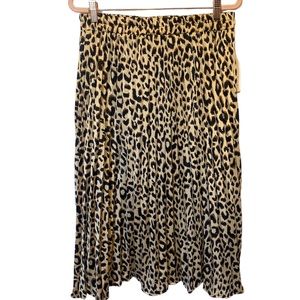 NWT Sadie & Love Pleated Skirt. Size XL